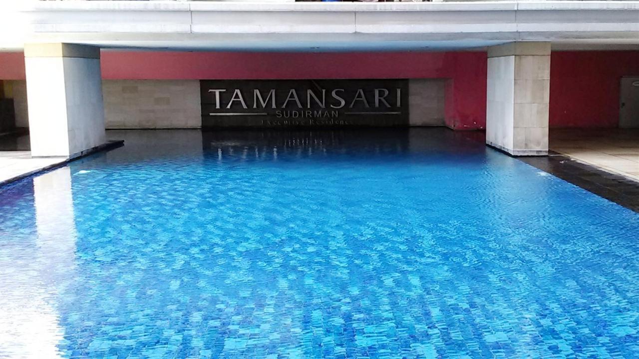 Apartment Modern And Comfy Tamansari Sudirman By Travelio *