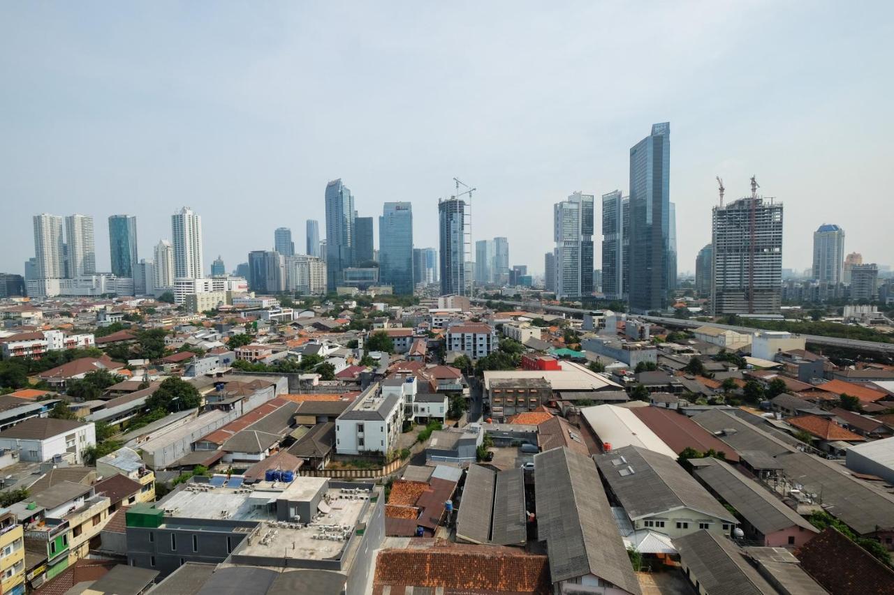 Apartment Modern And Comfy Tamansari Sudirman By Travelio